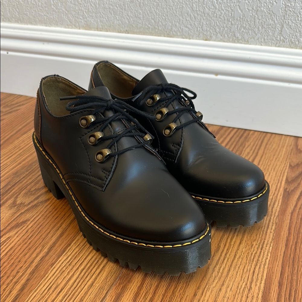 Dr. Martens Black Leather Women's Shoes